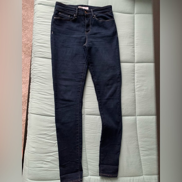 SIGNATURE Gold by Levis Strauss women’s Skinny jeans size 4T - Picture 2 of 7